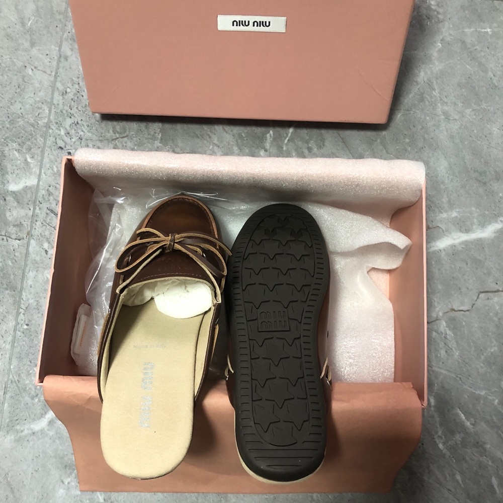 Miu Miu Refined Bow Loafer Mules - Picture 7 of 7